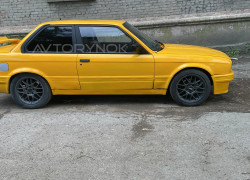 BMW 3 серия 1990 года