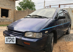 Nissan Prairie 1995 года