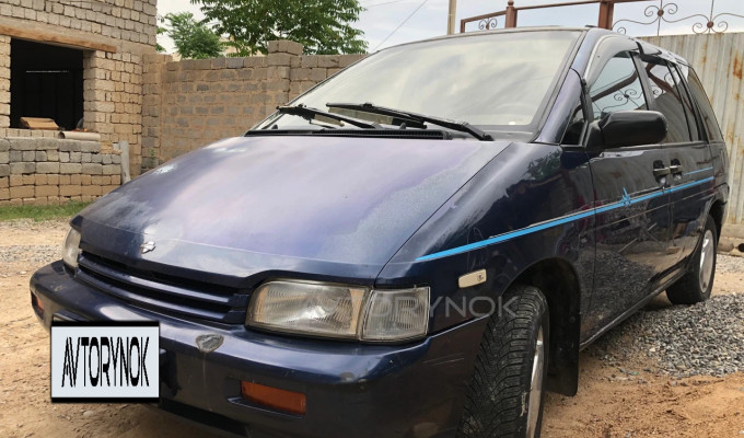 Nissan Prairie 1995 года