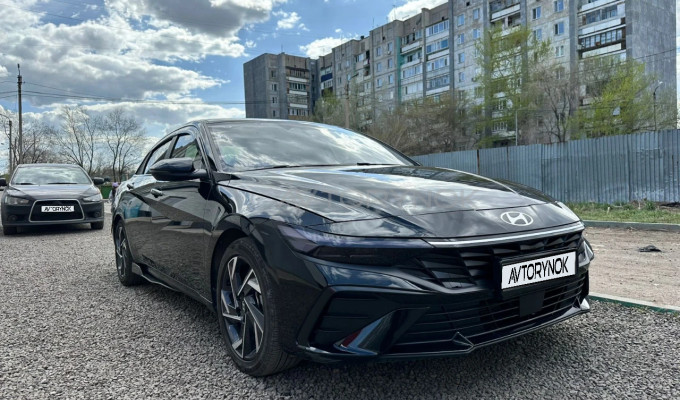 Hyundai Elantra 2024 года