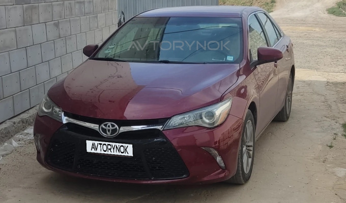 Toyota Camry 2016 года