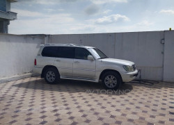 Lexus LX 2004 года