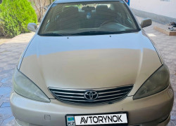 Toyota Camry 2005 года