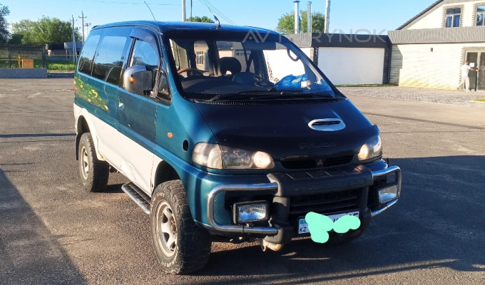 Mitsubishi Delica 1995 года