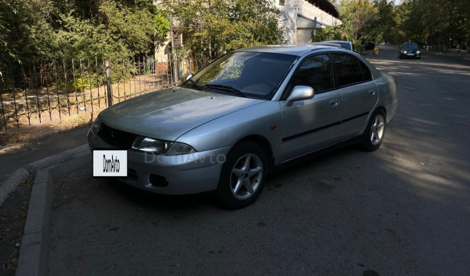 Mitsubishi Carisma 1997 года
