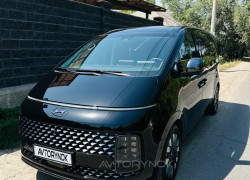 Hyundai Staria 2024 года