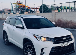 Toyota Highlander 2017 года