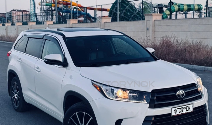 Toyota Highlander 2017 года