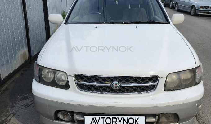 Nissan R'nessa 1998 года