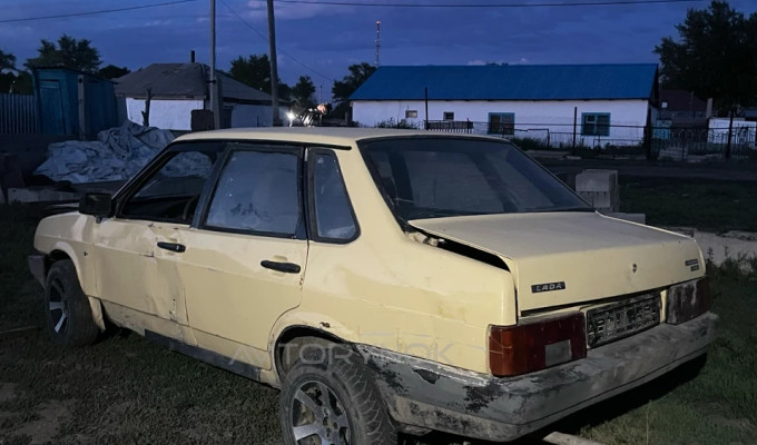 ВАЗ (Lada) 21099 2000 года