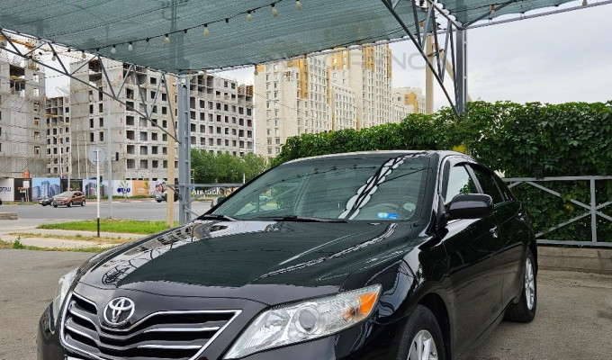 Toyota Camry 2011 года