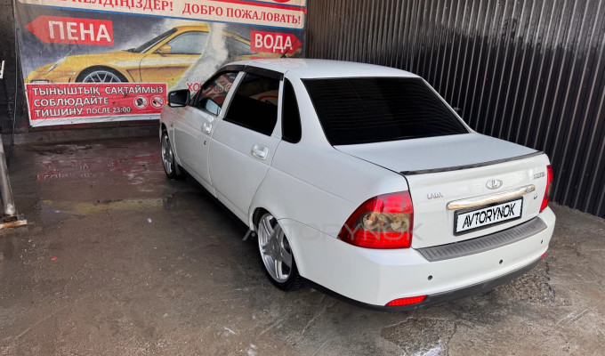 ВАЗ (Lada) Priora 2013 года