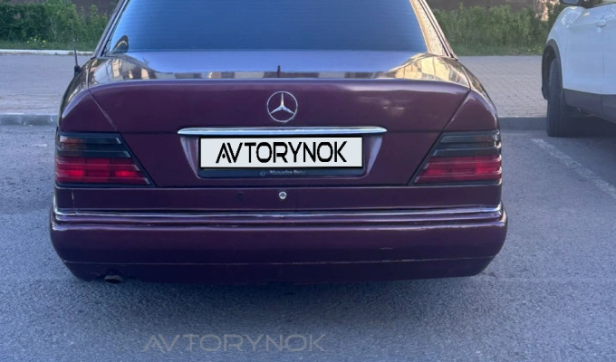 Mercedes-Benz E-Класс 1994 года