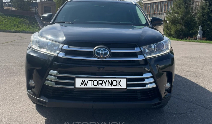 Toyota Highlander 2017 года