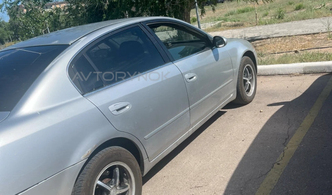 Nissan Altima 2001 года