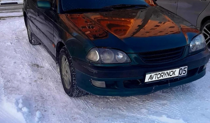 Toyota Avensis 1998 года