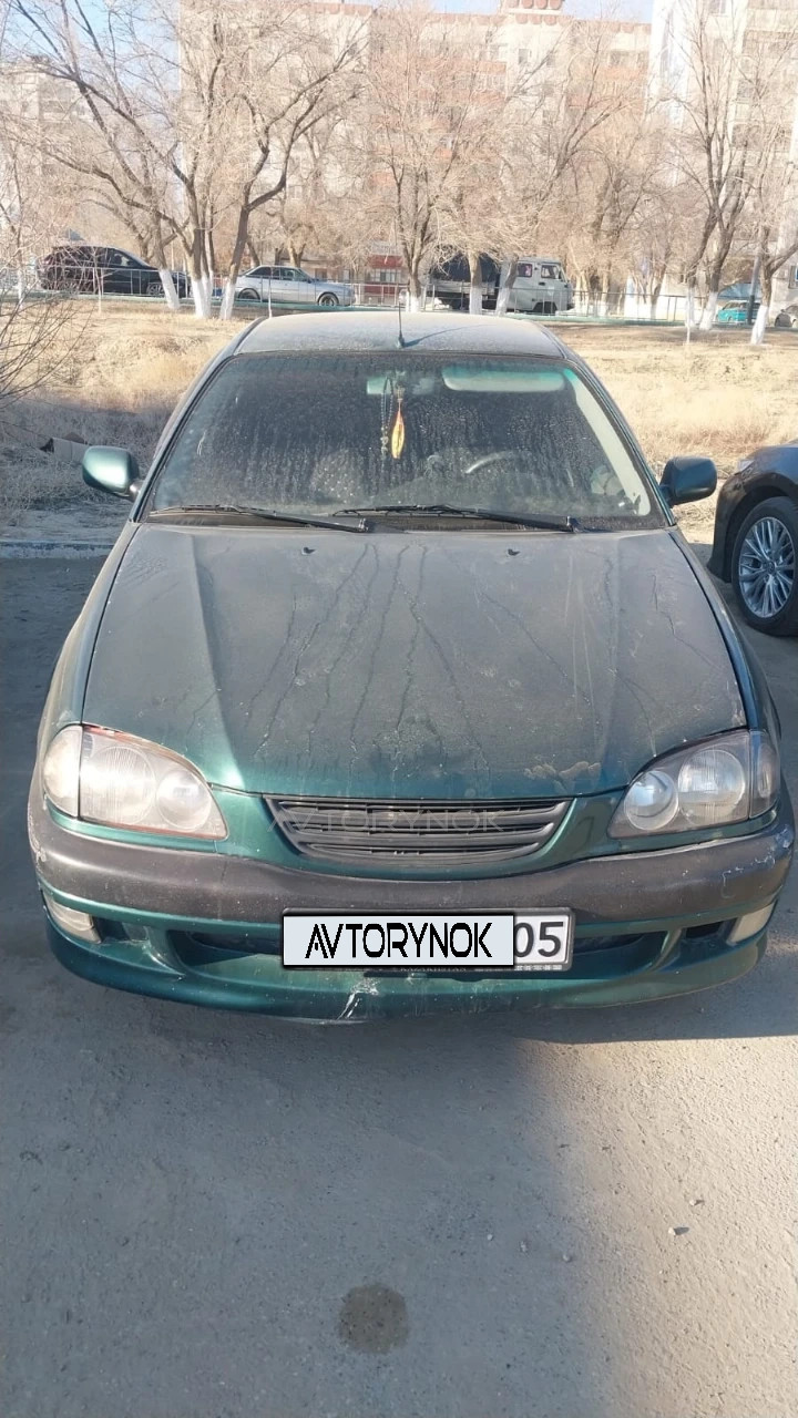 Toyota Avensis, 1998