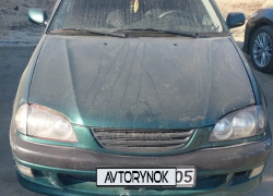 Toyota Avensis 1998 года