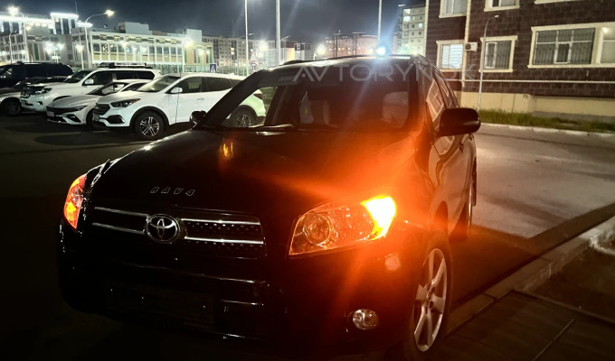 Toyota RAV4 2007 года