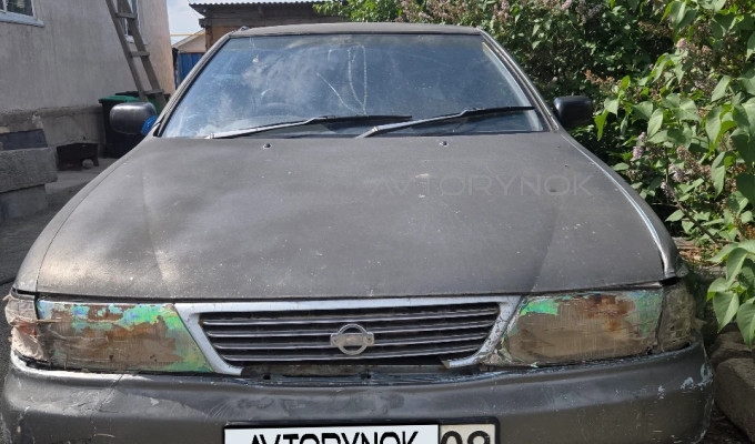 Nissan Sunny 1995 года