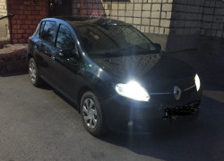 Renault Sandero 2015 года