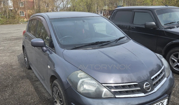Nissan Tiida 2005 года