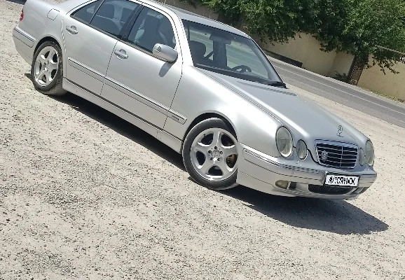 Mercedes-Benz E-Класс 2001 года
