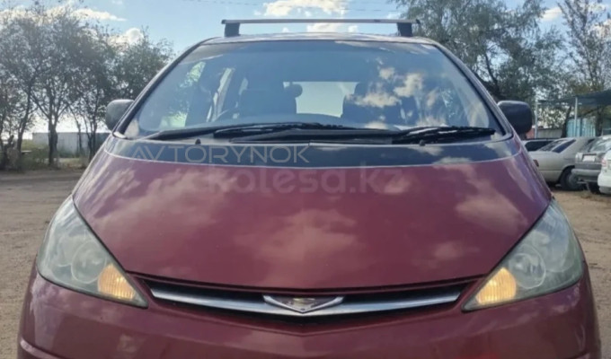 Toyota Estima 2003 года
