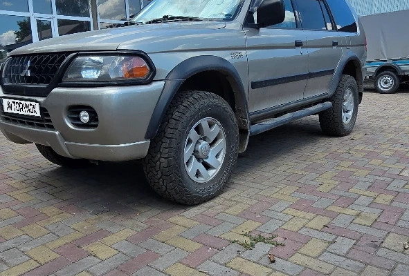 Mitsubishi Montero Sport 2003 года