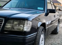 Mercedes-Benz E-Класс 1995 года
