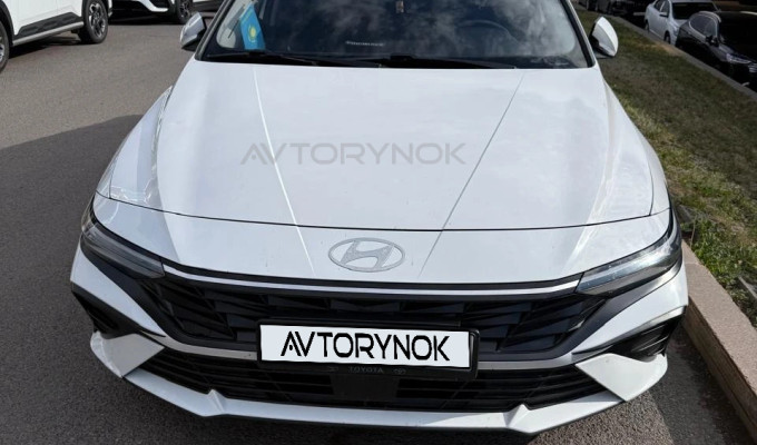 Hyundai Elantra 2024 года