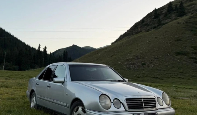 Mercedes-Benz E-Класс 1995 года