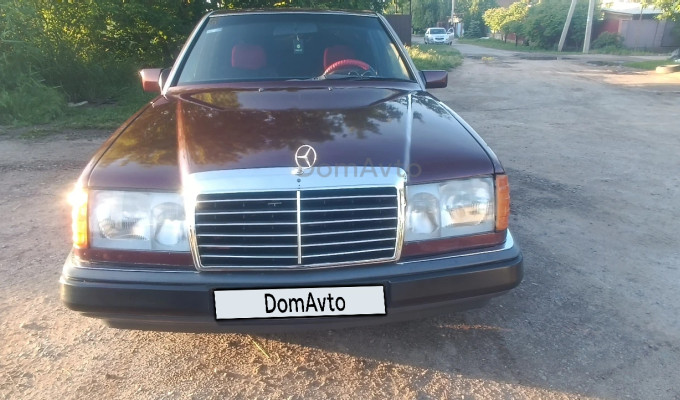 Mercedes-Benz E-Класс 1990 года