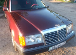 Mercedes-Benz E-Класс 1990 года