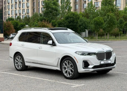BMW X7 2020 года