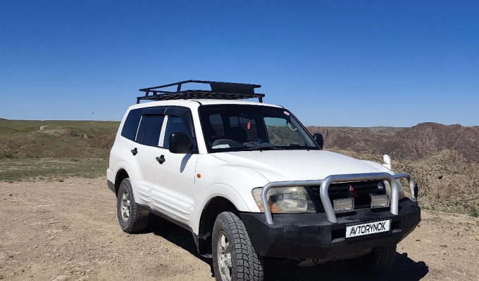 Mitsubishi Pajero 2003 года