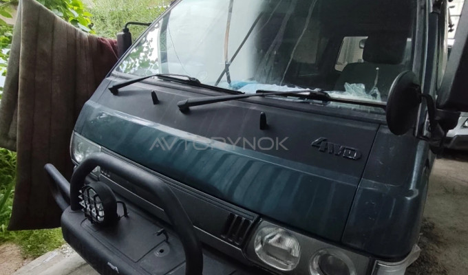 Mitsubishi Delica 1994 года