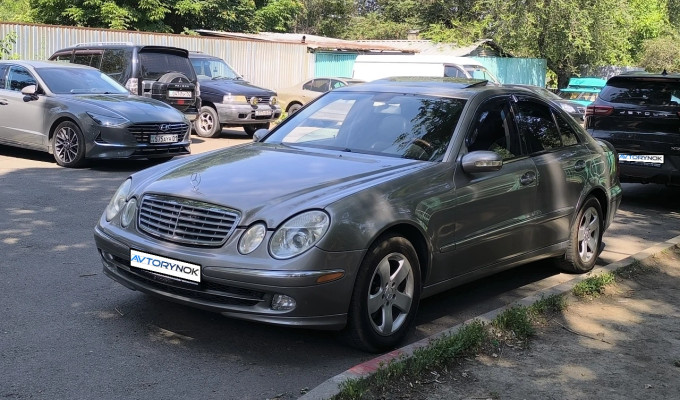 Mercedes-Benz E-Класс 2006 года