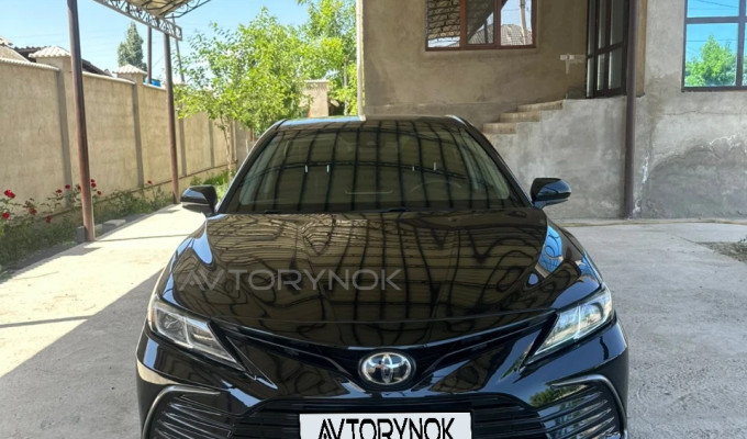 Toyota Camry 2021 года