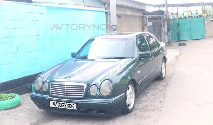 Mercedes-Benz E-Класс 1995 года
