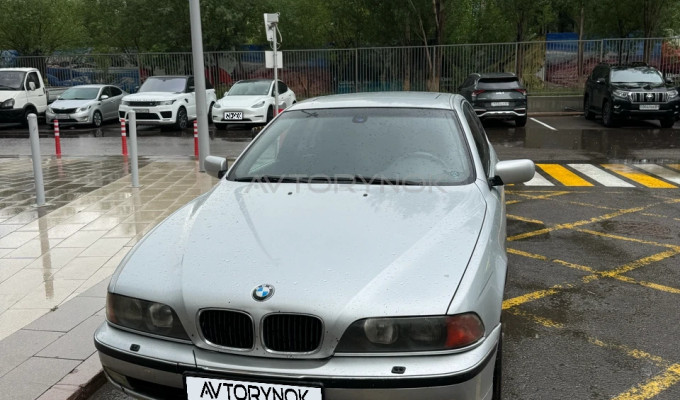 BMW 5 серия 1999 года