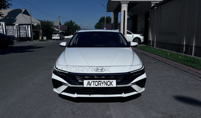 Hyundai Elantra 2024 года