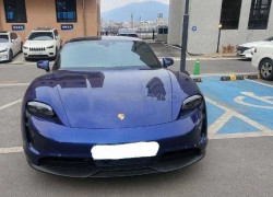 Porsche Taycan 2021 года