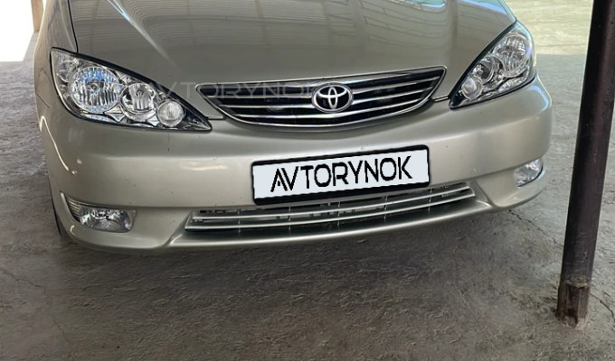 Toyota Camry 2005 года