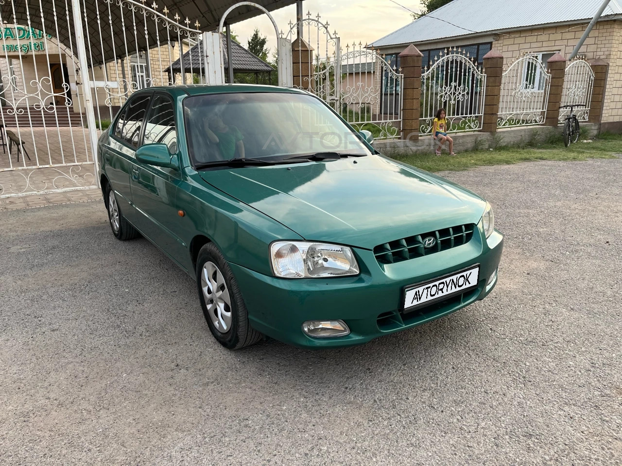 Hyundai Accent, 2001