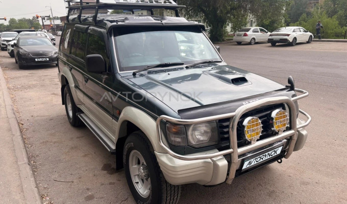 Mitsubishi Pajero 1994 года