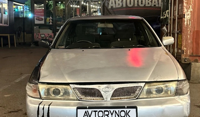 Nissan Sunny 1998 года