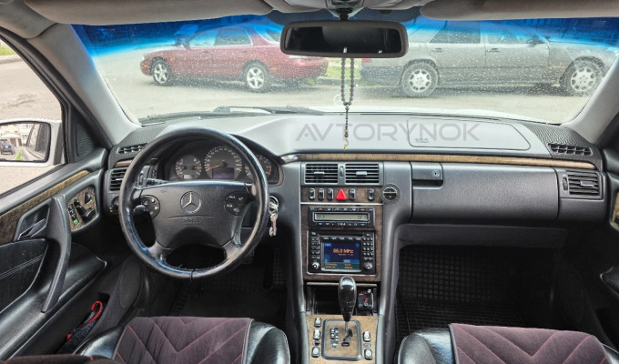 Mercedes-Benz E-Класс 2000 года