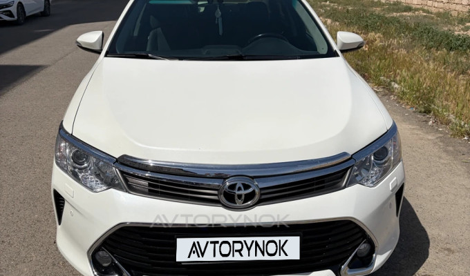 Toyota Camry 2015 года