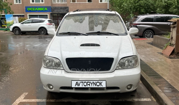 Kia Carnival 2004 года